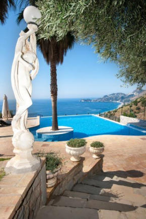 Гостиница Villa Le Suites Sul Golfo Di Taormina,con piscina infinity a strapiombo sul mare, Летойанни